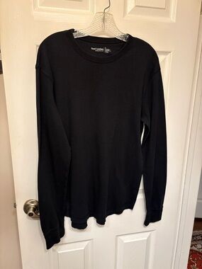 Men’s Black Thermal Long-Sleeve Crew